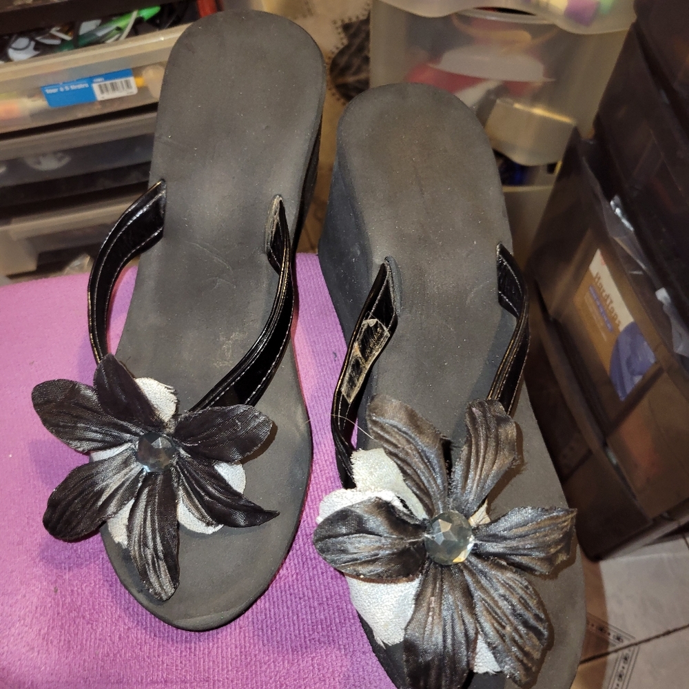 Victoria Secret Wedge Thong Slippers 9